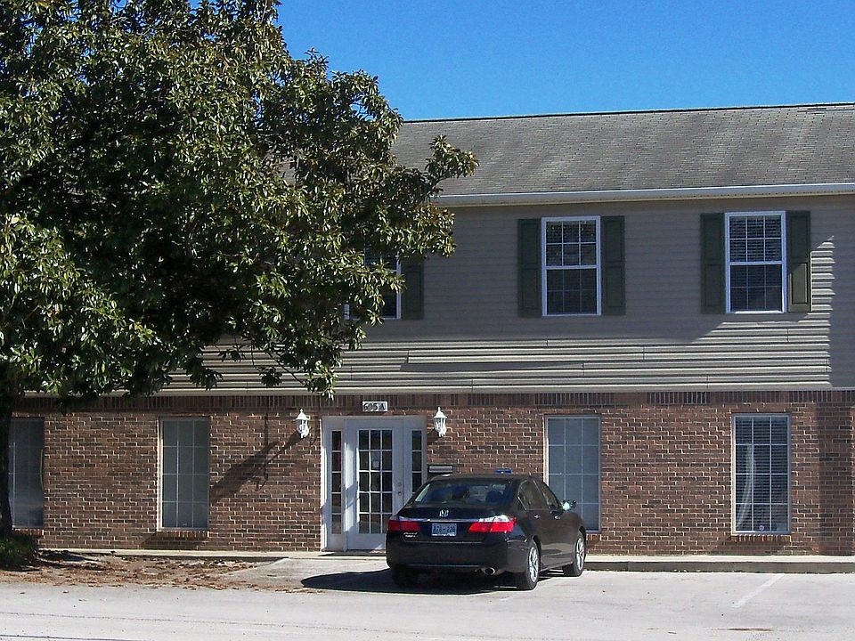 1st image of 605 N. Willow Ave #1-2