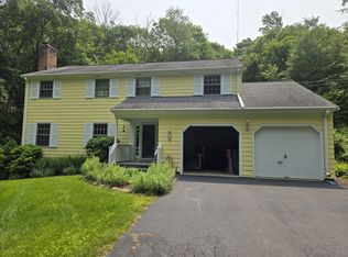 164 Tanglewood Ln, Fairfield, CT 06824