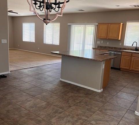 4th image of 1283 E Apricot Ln