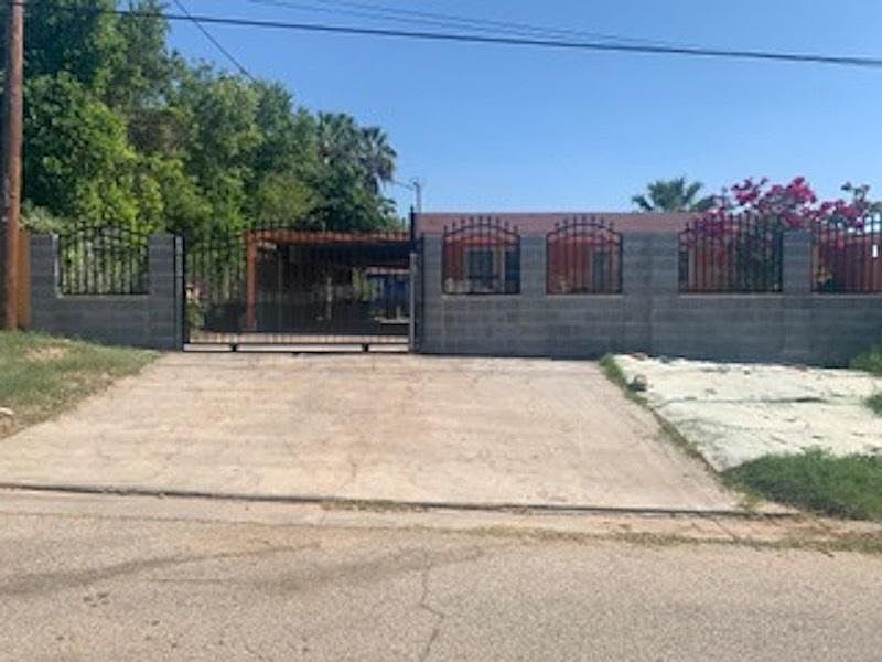 1st image of 418 Holguin