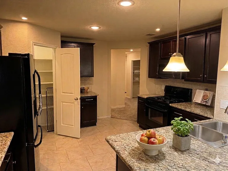 17619 Rose Summit Ln — Photo 3