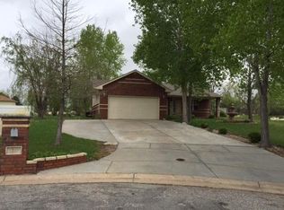 1240 S Ridgehurst Cir, Wichita, KS 67230