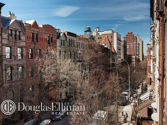 3rd image of 101 W 81st St APT 405