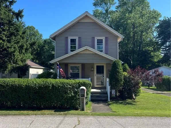 231 High St, Conneaut, OH 44030