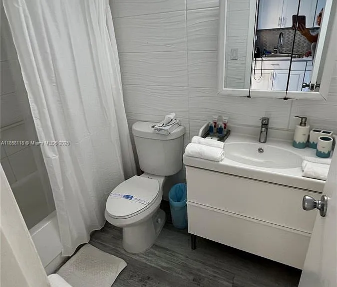 19201 Collins Ave #611 — Photo 7