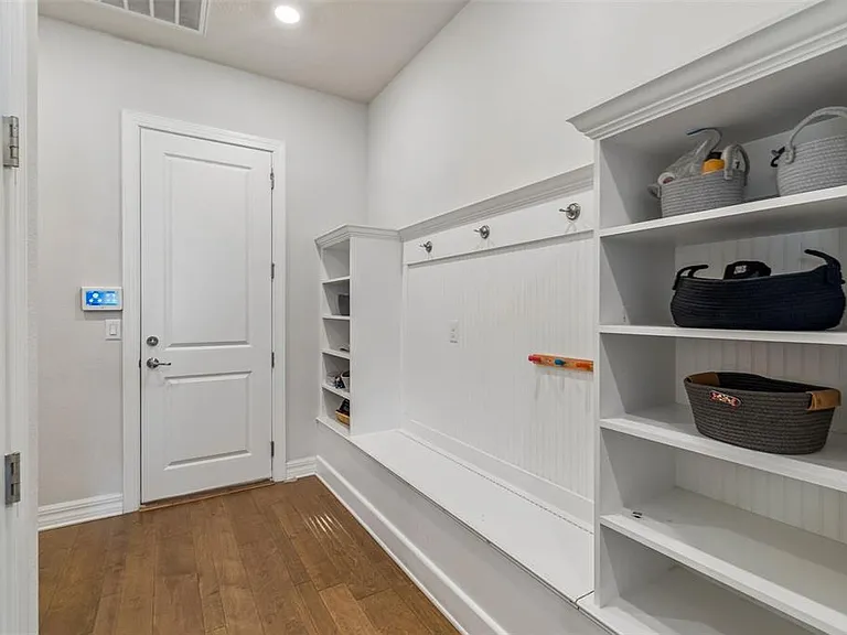 9070 Woodland Forest Rd — Photo 35