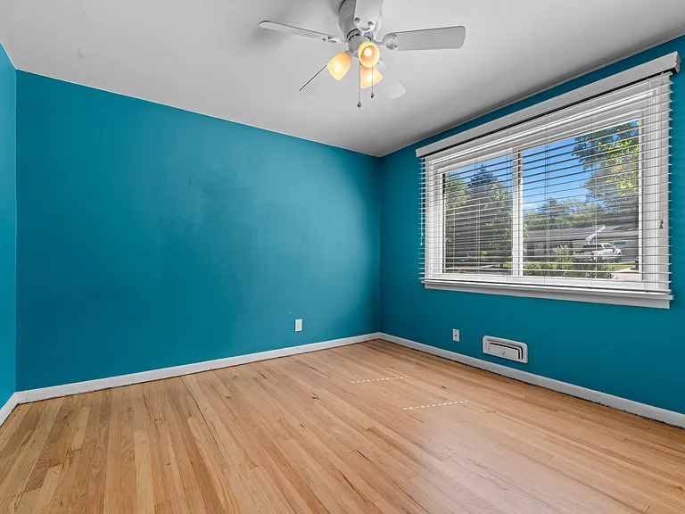 2140 Robin Dr — Photo 24