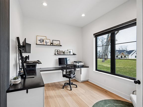 4th image of 35523 River Woods Ct