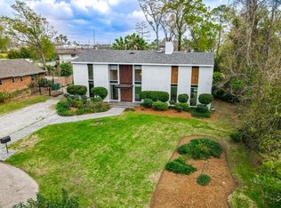 301 Silver Oaks Ln, River Ridge, LA 70123