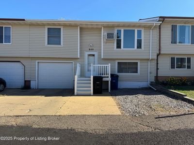 268 Kuchenski Dr, Dickinson, ND, 58601