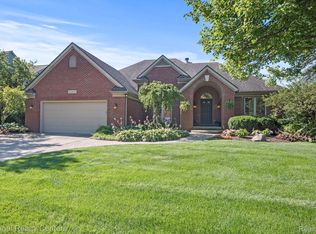 40669 N Northville Trl, Northville, MI 48168