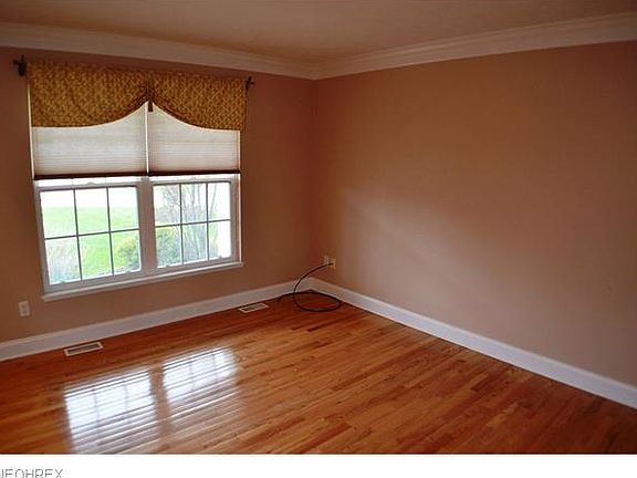 4th image of 18573 Winding Oak Dr