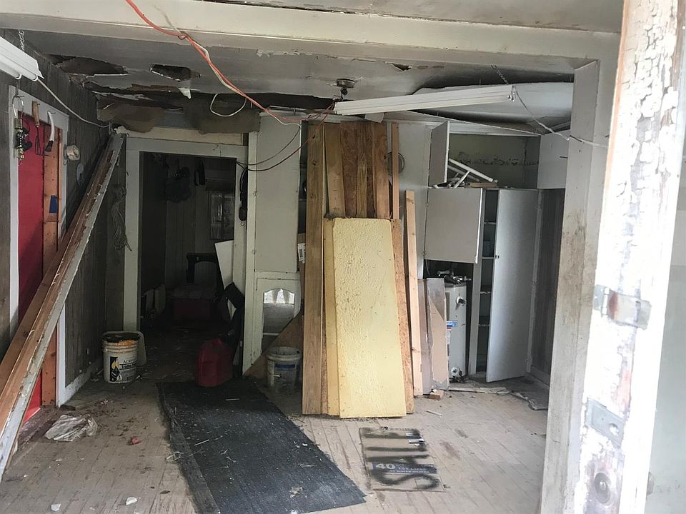 2nd image of 1638 5th Street Rd