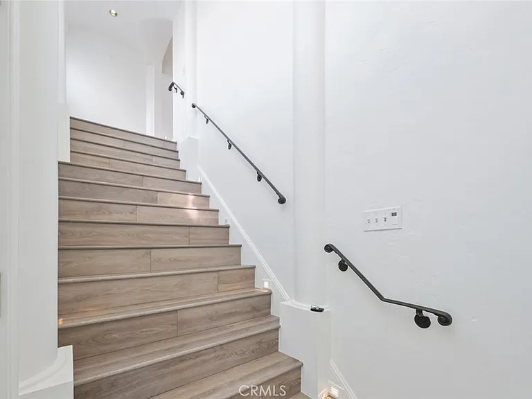 411 Goldenrod Ave #B — Photo 28