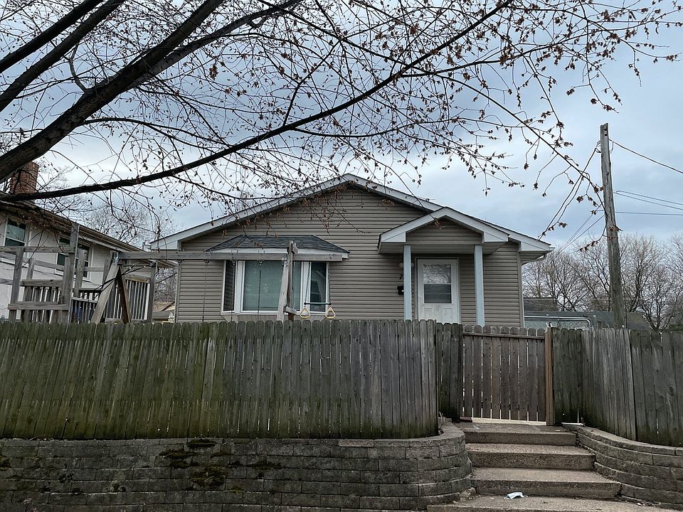 1st image of 78 Magnolia Ave W