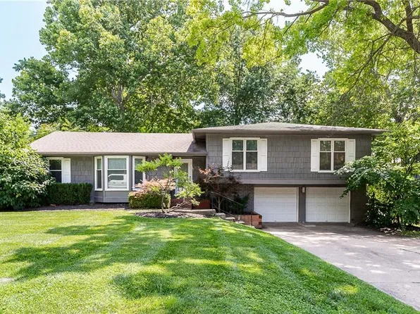 7231 Booth St, Prairie Village, KS 66208