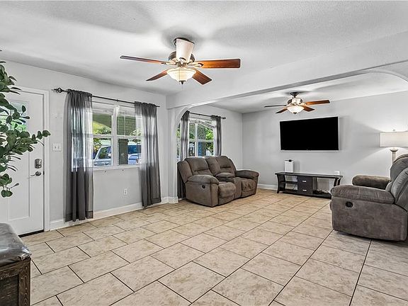 3rd image of 3676 Meadowdale Dr