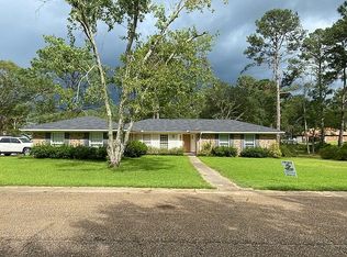 610 Westover Dr, McComb, MS 39648