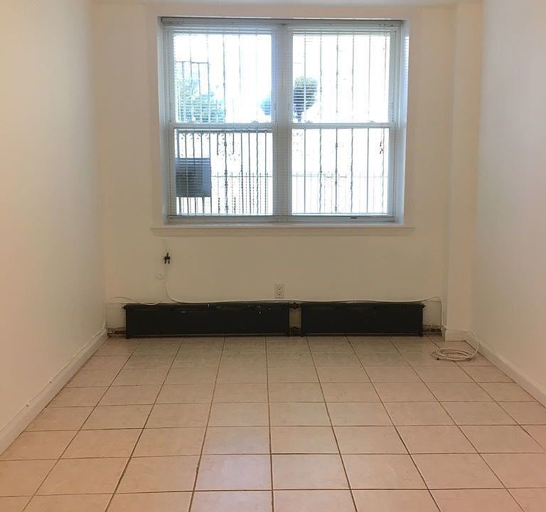 1st image of 2128 21st St APT 1