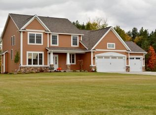 2033 N Harvest Cir, Midland, MI 48642