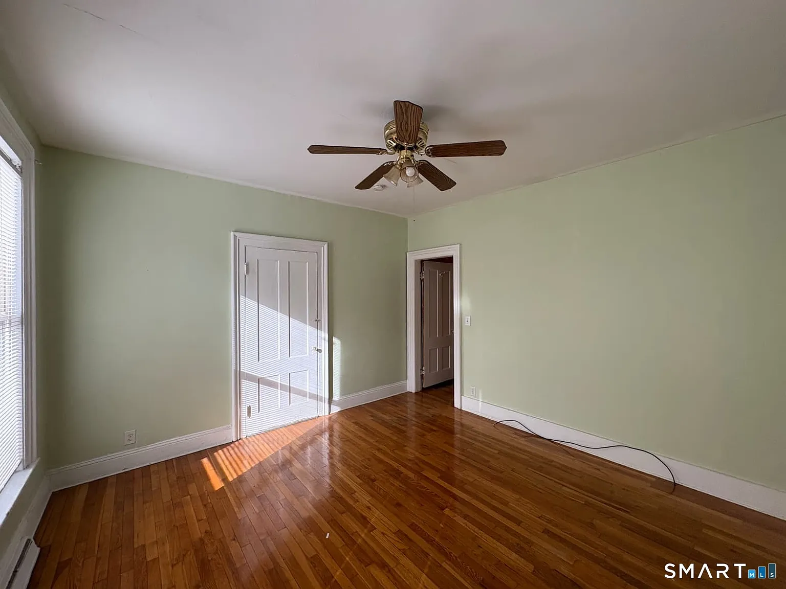 3 bed, 1.0 bath, 1228 sqft, $2,295 — Photo 1