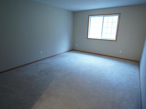5th image of 751 Maple Hills Dr APT C