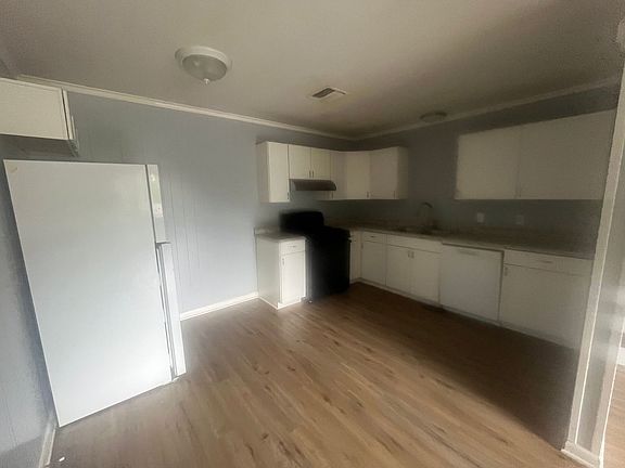 5th image of 9115 W 36th St