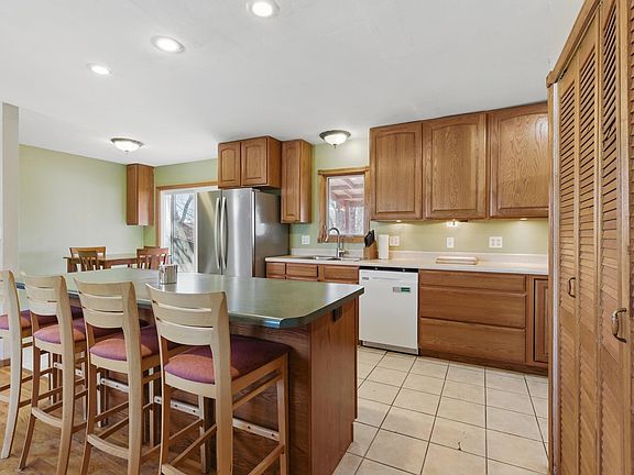 5th image of 1007 Park Hill Dr