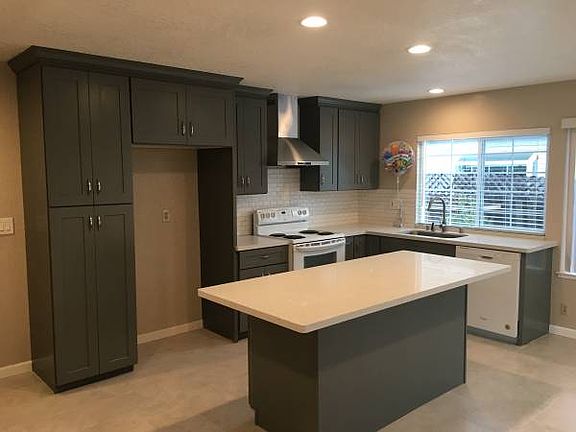 3rd image of 4182 Monet Cir