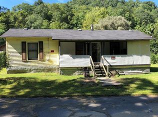 168 River Front Dr, Amigo, WV 25811