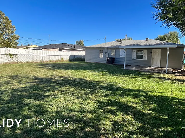 2813 SW 62nd St — Photo 30