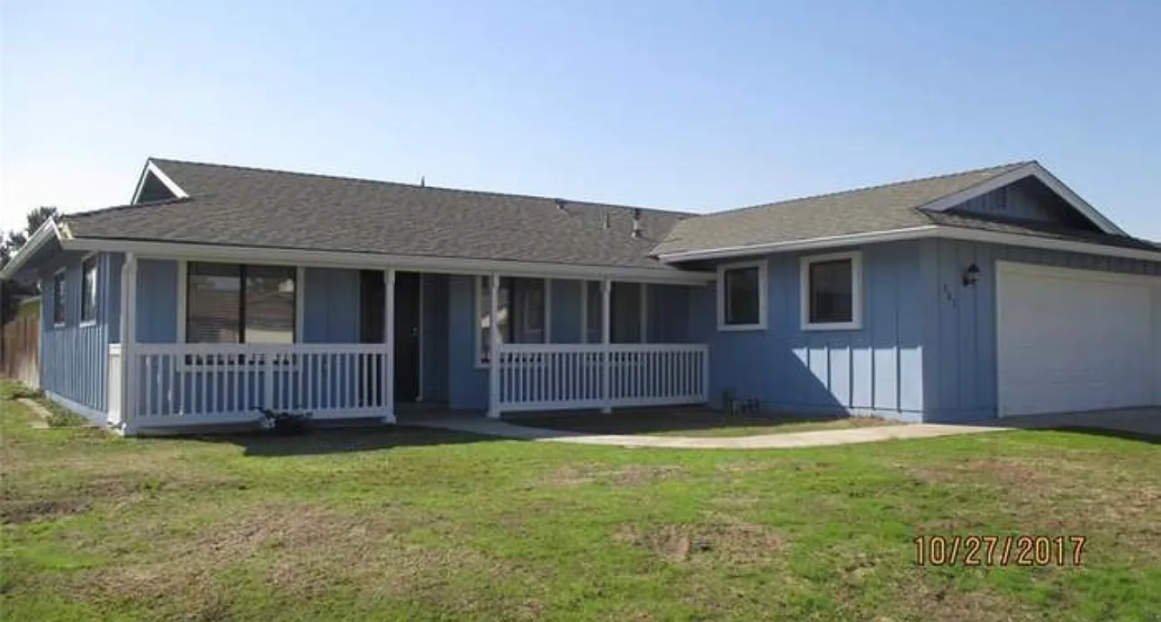 582 Curtis Ct photo 1