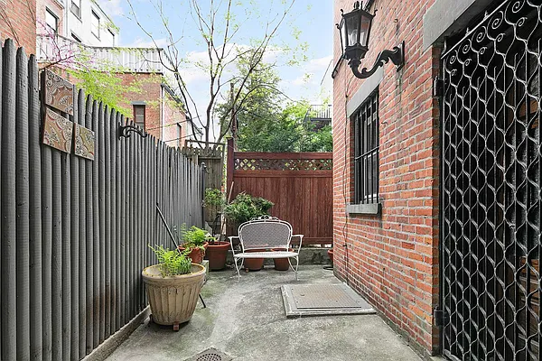 Rented by Compass | media 38