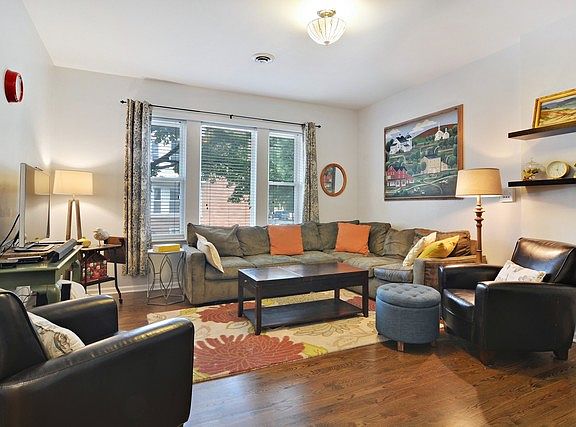 2nd image of 5355 N Winchester Ave APT 1