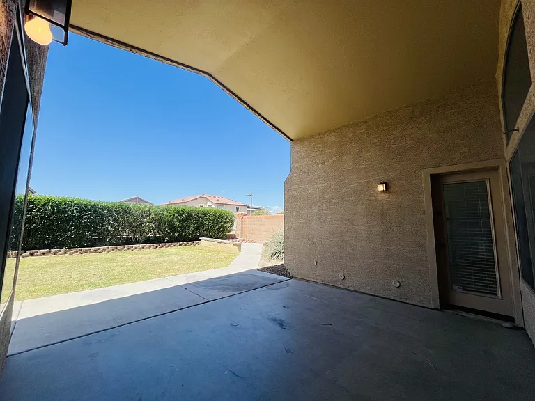 8202 S 47th Ave — Photo 29