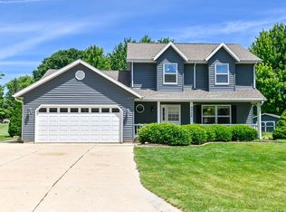 9528 W Van Beck Ave, Greenfield, WI 53228