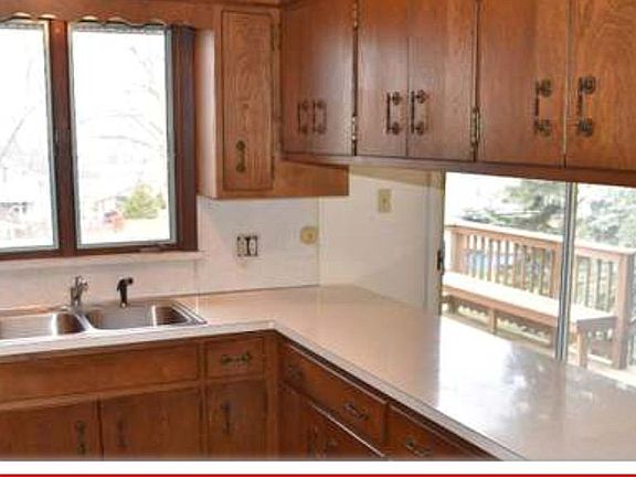 4th image of 27 E Jackson St