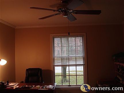 4th image of 2405 Creekview Ct