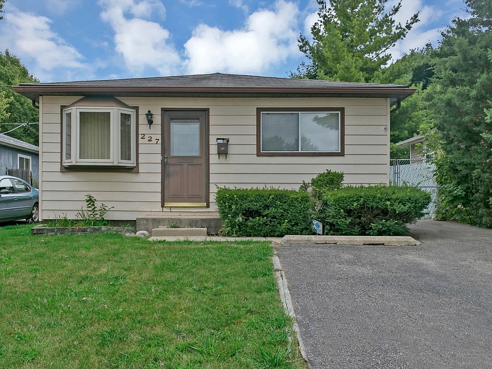 1st image of 227 Brierhill Dr