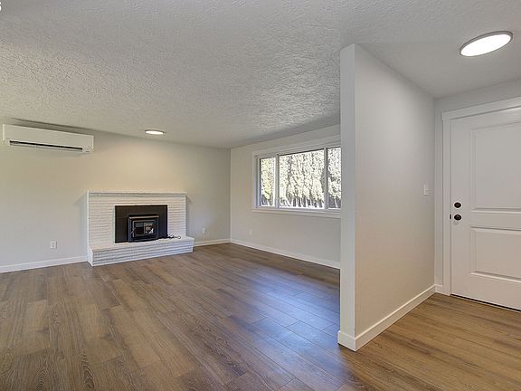 4th image of 6015 NE Erin Way