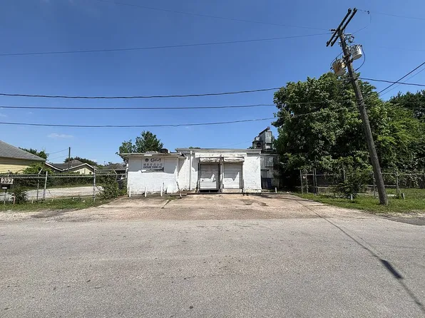 207-211 N Nagle St #213, Houston, TX 77003