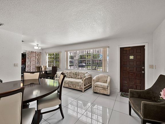 2nd image of 406 SW 15TH Terrace