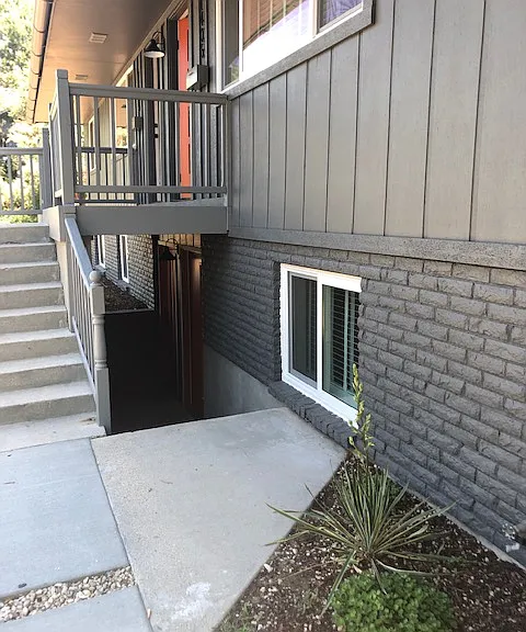 1406 E Hays St — Photo 6