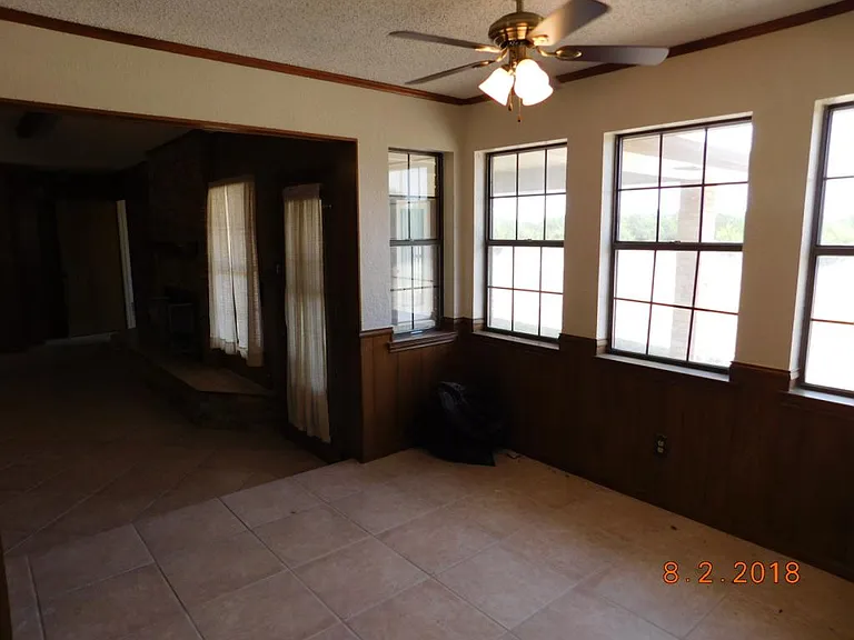 2315 E Highway 190 — Photo 16