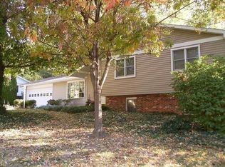 12 Forest Park E, Jacksonville, IL 62650