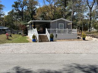 313 Parkins Dr, Emerald Isle, NC 28594