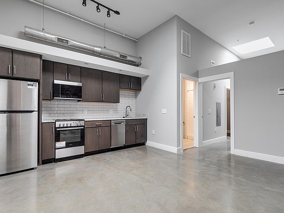 5th image of 14 E Broad St APT 101