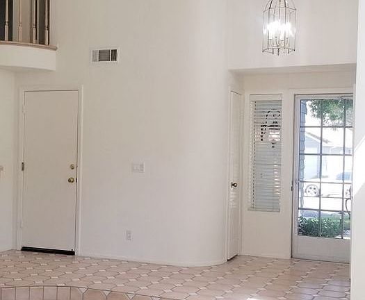 5th image of 602 Pacific Cove Dr