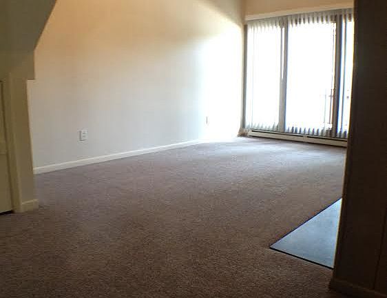 5th image of 563 Ayrshire Way APT F