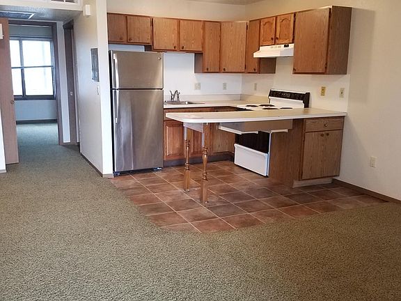 2nd image of 1210 N Summit Ave